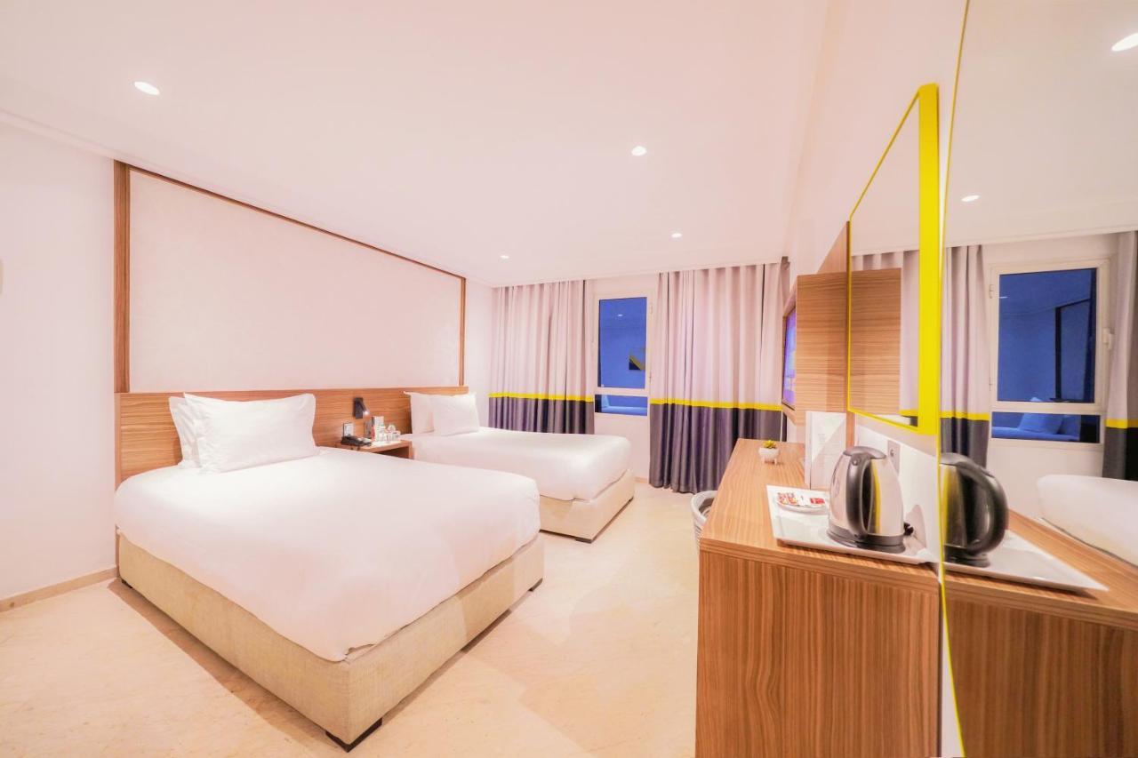 Oum Palace Hotel & Spa Casablanca Bagian luar foto