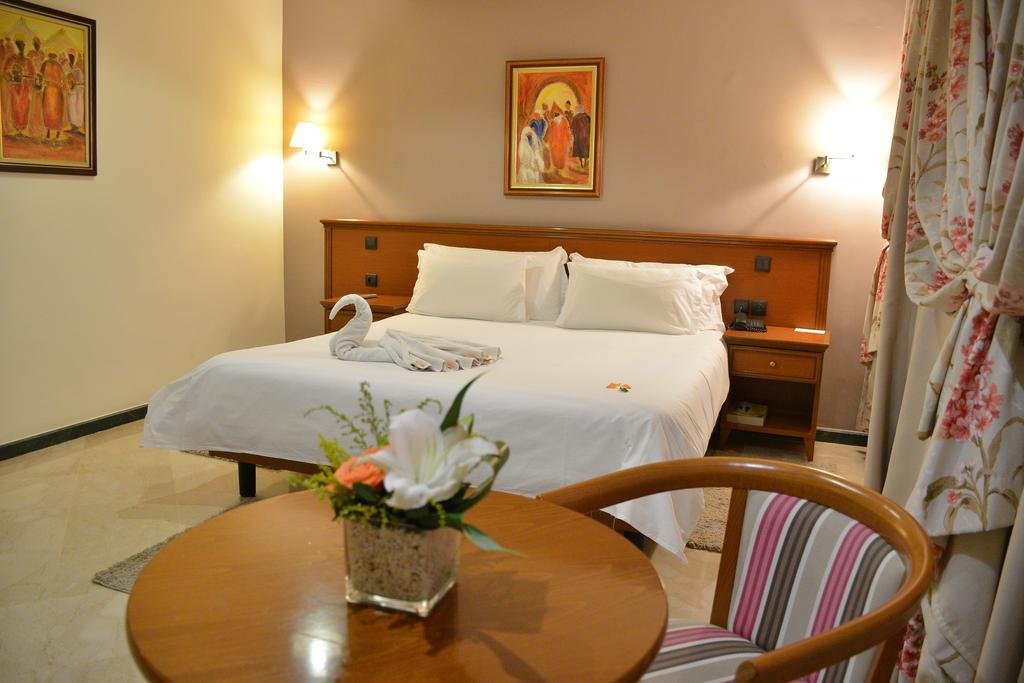 Oum Palace Hotel & Spa Casablanca Bagian luar foto