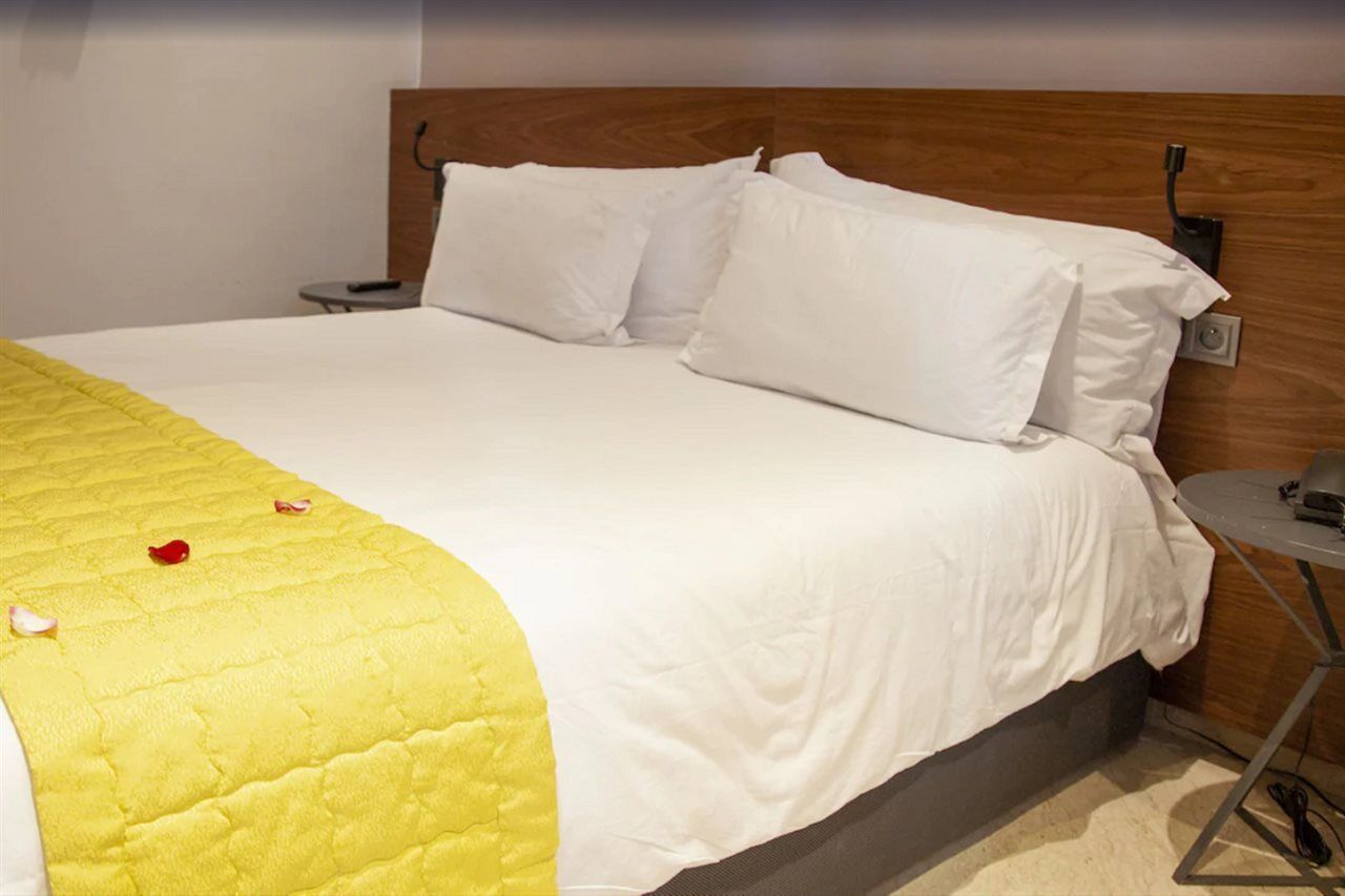 Oum Palace Hotel & Spa Casablanca Bagian luar foto